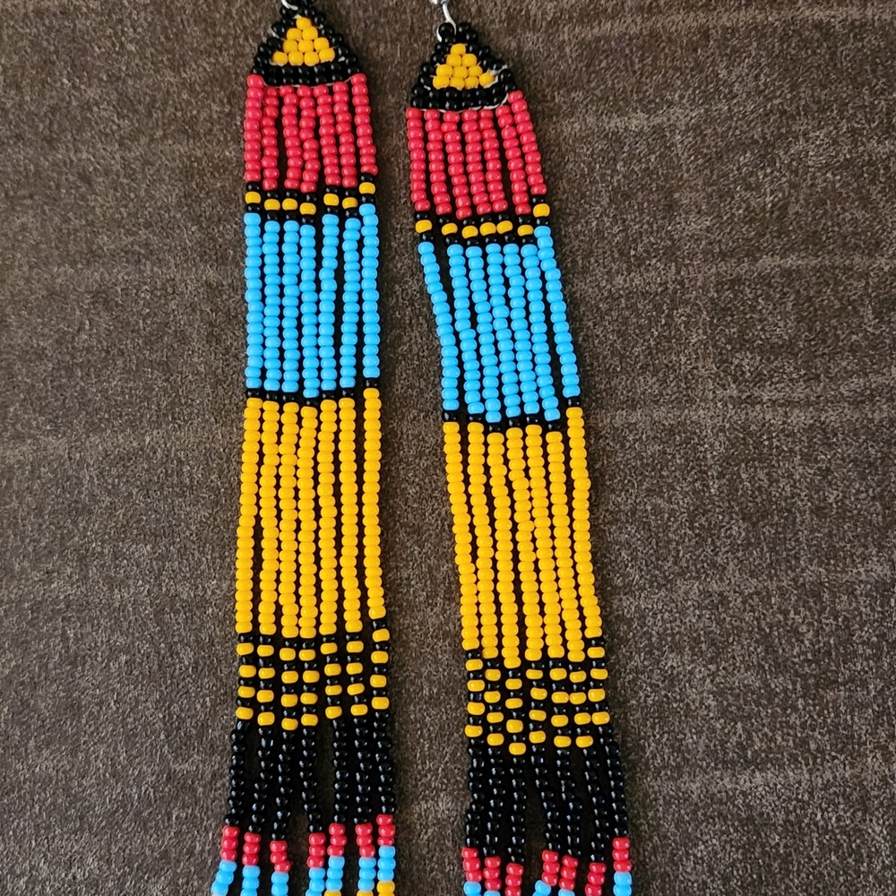 SOLD‼️ Colorful Beaded Dangle Earrings